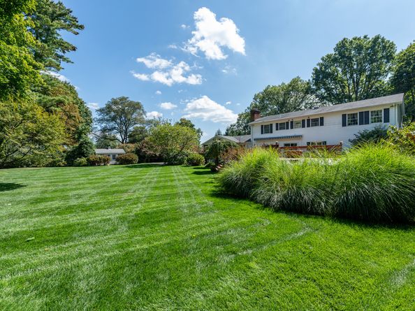 136 Knobloch Lane, Stamford CT 06902