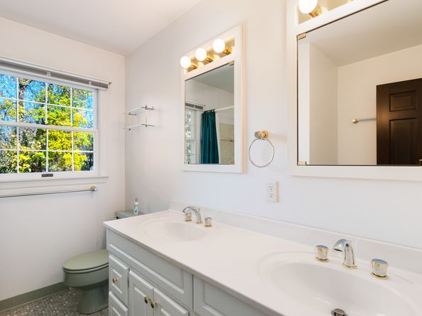 136 Knobloch Lane, Stamford CT 06902