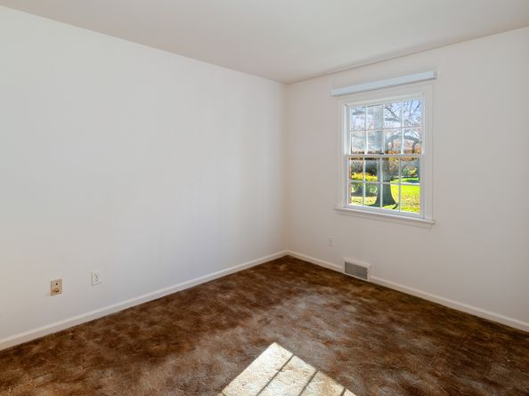 136 Knobloch Lane, Stamford CT 06902