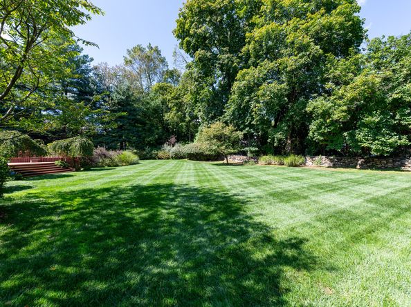 136 Knobloch Lane, Stamford CT 06902