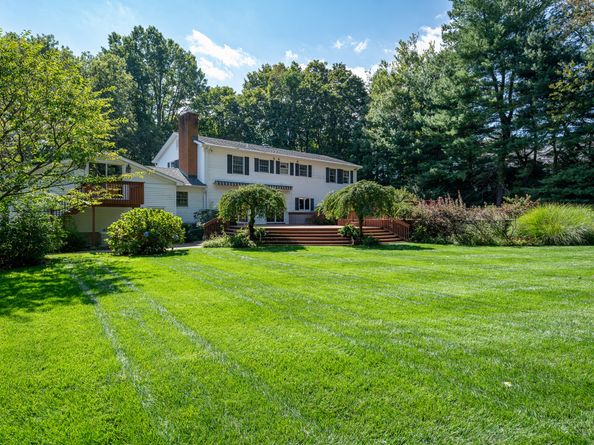 136 Knobloch Lane, Stamford CT 06902