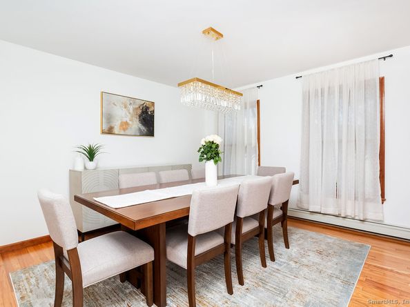 8 Phoebee Lane, Brookfield CT 06804