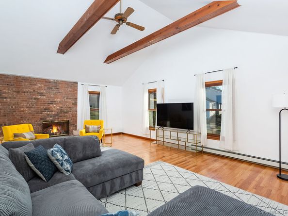 8 Phoebee Lane, Brookfield CT 06804