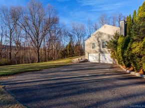 8 Phoebee Lane, Brookfield CT 06804