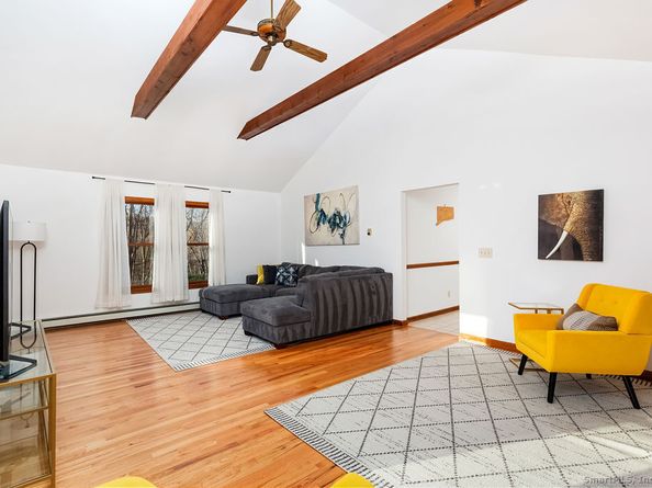 8 Phoebee Lane, Brookfield CT 06804