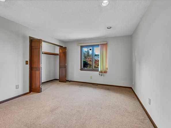 7 Carriage Lane, New Fairfield CT 06812