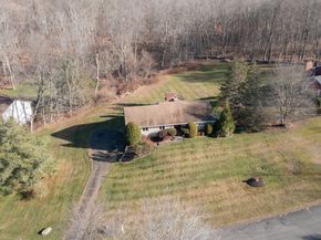 7 Carriage Lane, New Fairfield CT 06812