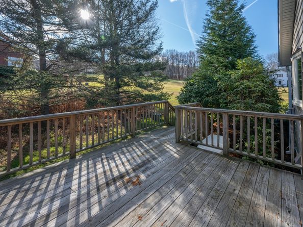 7 Carriage Lane, New Fairfield CT 06812