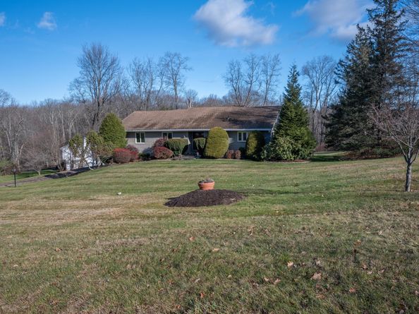 7 Carriage Lane, New Fairfield CT 06812