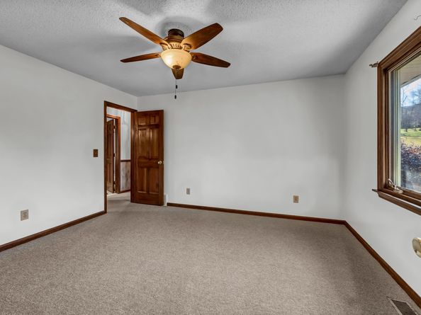 7 Carriage Lane, New Fairfield CT 06812