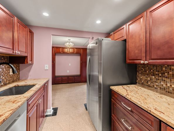 143 Hoyt Street APT 1A, Stamford CT 06905