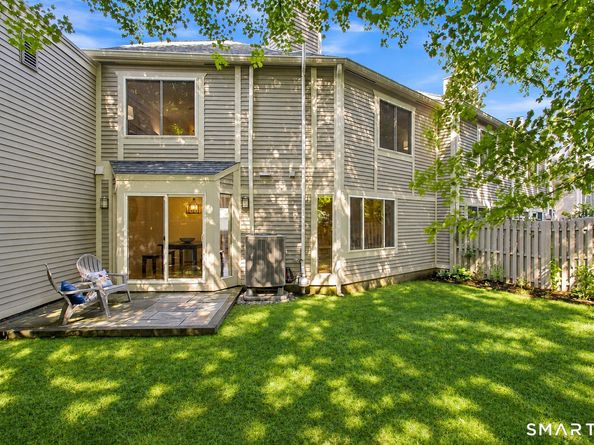 12 Strathmore Lane 12, Westport CT 06880