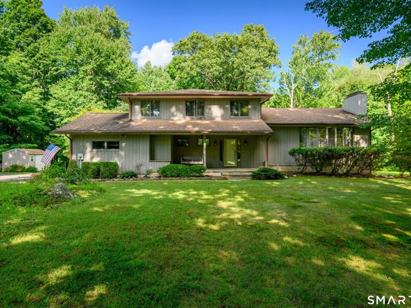 9 Deacon Abbott Lane S, Redding CT 06896