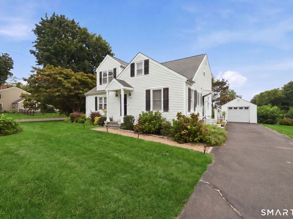 32 Crown Street, Trumbull CT 06611