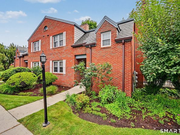 126 Roberton Crossing 126, Fairfield CT 06825