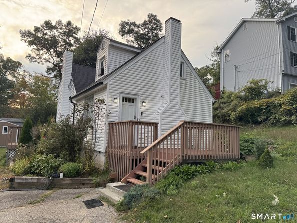 51 Oronoque Trail, Shelton CT 06484