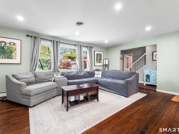 11 Island Heights Circle, Stamford CT 06902