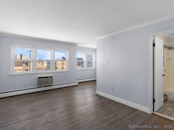 191 Oak Street, Bridgeport CT 06604
