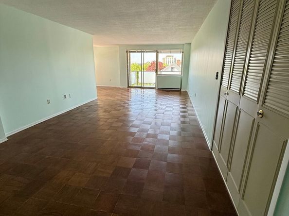 1 Strawberry Hill Court APT 2B, Stamford CT 06902