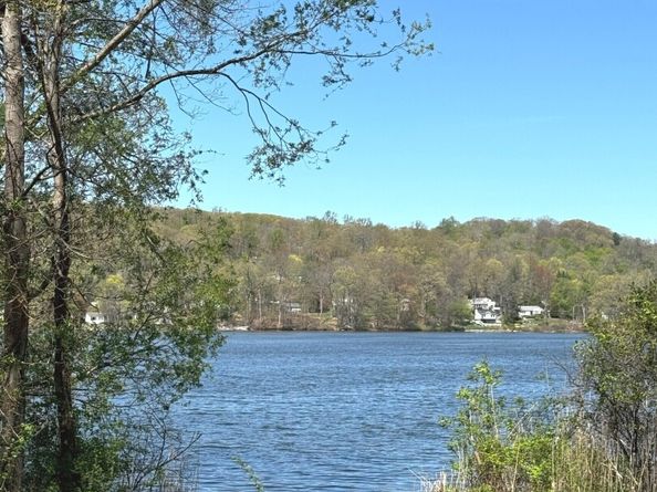 6 Fulton Drive, New Fairfield CT 06812