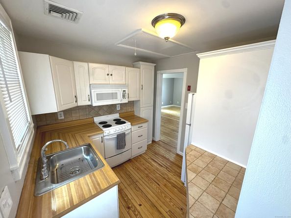 6 Fulton Drive, New Fairfield CT 06812