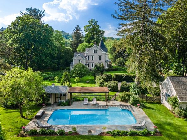 13 Sugar Street, Newtown CT 06470