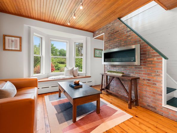 13 Sugar Street, Newtown CT 06470