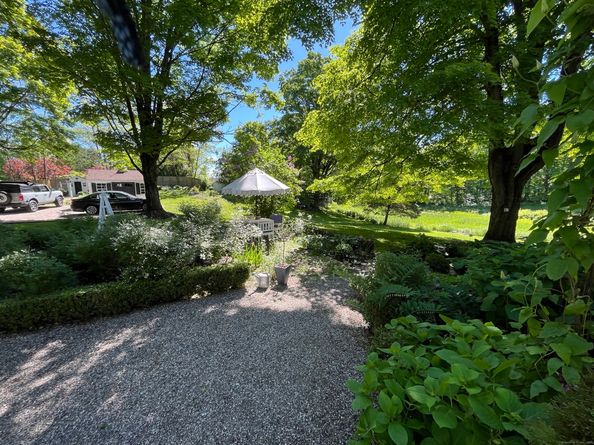 118 Sanfordtown Road, Redding CT 06896