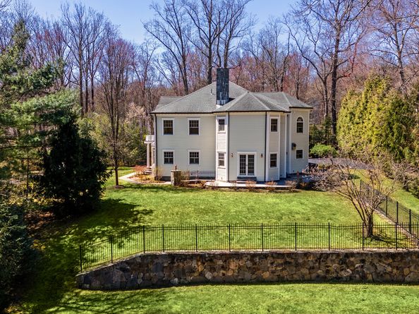 139 Jelliff Mill Road, New Canaan CT 06840