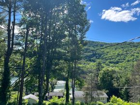 2 Pleasant View Road, New Fairfield CT 06812