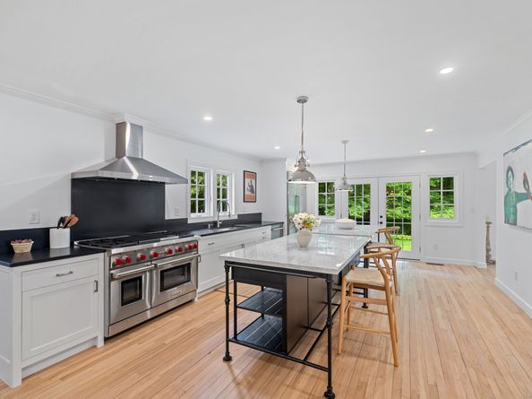 148 W Hills Road, New Canaan CT 06840