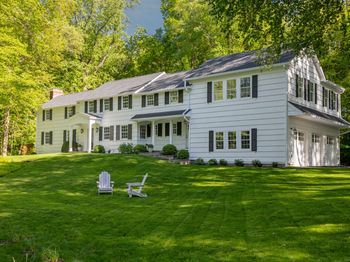 148 W Hills Road