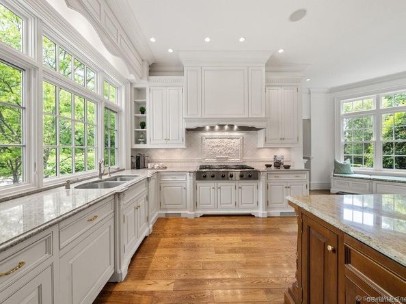262 Brushy Ridge Road, New Canaan CT 06840