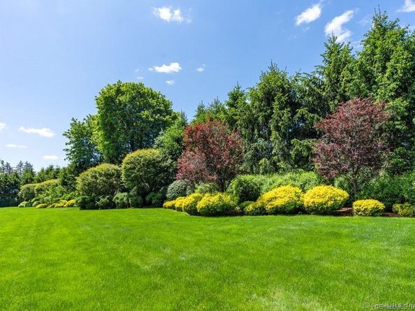 262 Brushy Ridge Road, New Canaan CT 06840
