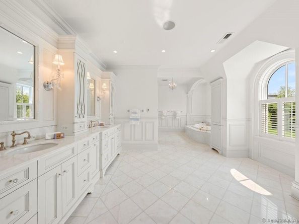 262 Brushy Ridge Road, New Canaan CT 06840