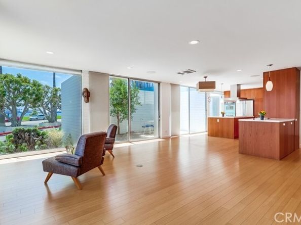 2999 E Ocean Boulevard, Long Beach CA 90803