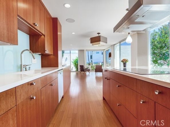 2999 E Ocean Boulevard, Long Beach CA 90803