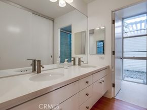 2999 E Ocean Boulevard, Long Beach CA 90803