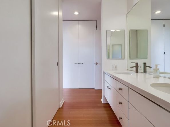 2999 E Ocean Boulevard, Long Beach CA 90803