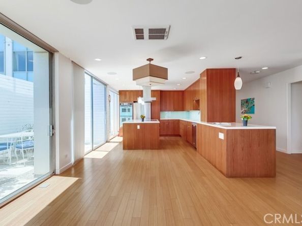 2999 E Ocean Boulevard, Long Beach CA 90803