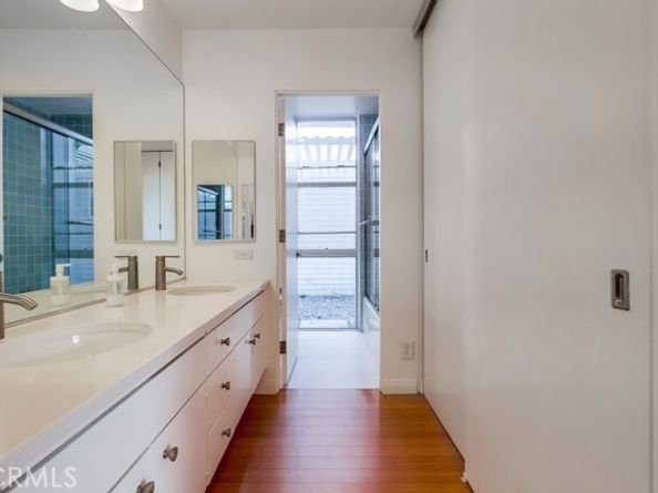 2999 E Ocean Boulevard, Long Beach CA 90803