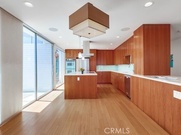 2999 E Ocean Boulevard, Long Beach CA 90803