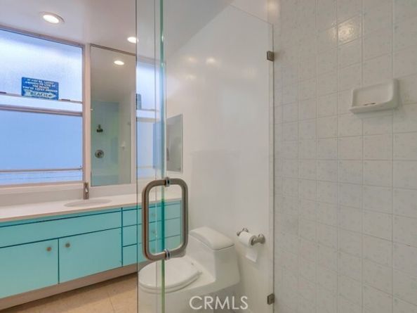 2999 E Ocean Boulevard, Long Beach CA 90803