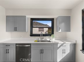 8353 Dunbarton, Westchester (los Angeles) CA 90045