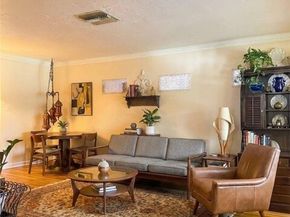 17451 Tulsa, Granada Hills (los Angeles) CA 91344