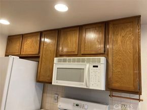18153 Andrea Circle 4, Northridge (los Angeles) CA 91325