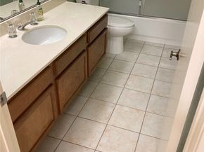 18153 Andrea Circle 4, Northridge (los Angeles) CA 91325