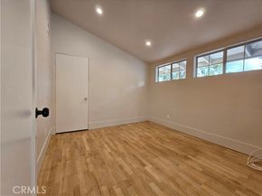 17530 Tuba Street, Northridge (los Angeles) CA 91325