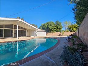 17530 Tuba Street, Northridge (los Angeles) CA 91325