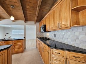 17530 Tuba Street, Northridge (los Angeles) CA 91325